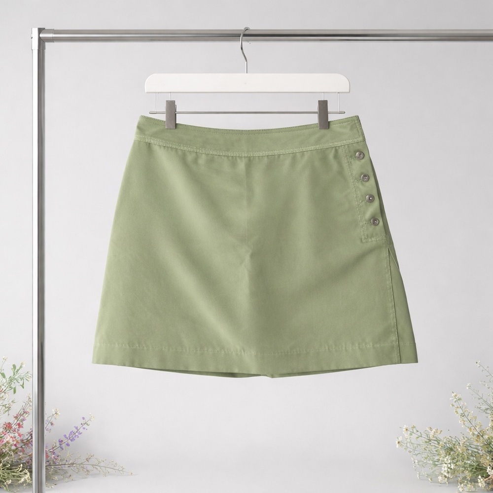 Izod Sage Green A-Line Skort with Side Button Detail-Small Size 10 31in waist